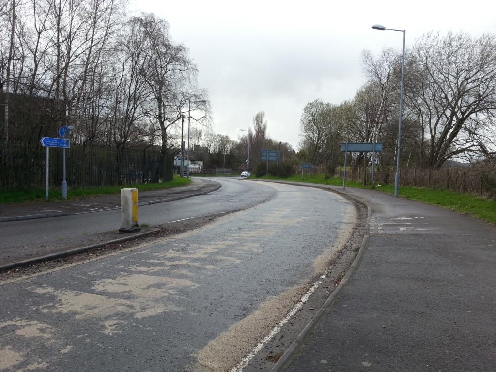 Crossing Garroch Loaning near the roundabout linking it to the Dalbeattie Road